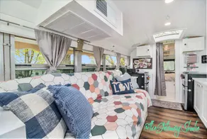 Getaway Skoolie- OFF Grid & Take you wherever your heart desire - Image 5