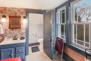 The LakeView: Crystal Lake Living at Its Best - Image 4