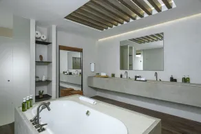 Villa Marena: 5BR Beachfront Villa, Medano Beach & Cabo Arch Views - Image 4