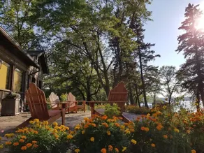 FALL COLOR! Historic Lake Lodge Rustic Elegance Modern Comfort Waterfront - Image 5