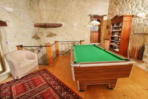 Mas DISTAISE, 5 bedrooms, 4 bathrooms, pool, billiards.  Vacations with family and friends - Image 2