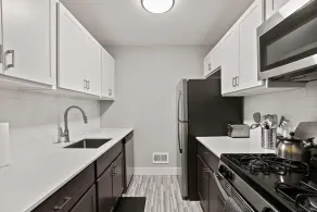 2BR 1BA Apartment With Great Amenities - Image 5