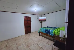 Garden Apartment - Image 5