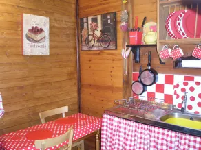 'Pinelodge' - SELF CATERING LODGE - LLANTRISANT - 12 mil från Cardiff. - Image 4