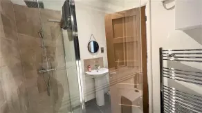 Appartement de quatre chambres à Londres - Image 3