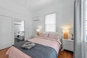 Contemporary Character! 3Bed/1.5Bath/1Car~New Farm - Image 4