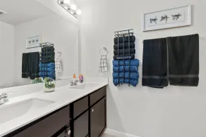 Relaxing 3BR Retreat Community Pool Gym - Image 3