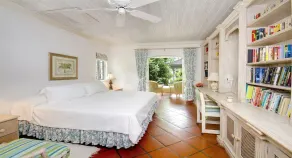 Beach Villa Located On A Small Beachfront Development - Cook Included - Image 2