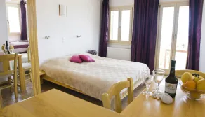 Di Julia Beach Studio in riva al mare, con terrazza e vista mare. - Image 3