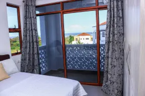 A magnificent 2 bedroomed apartment with a pool, 2 mins from the Ngoloko beach.. - Image 5