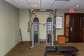 Queen Studio Suite | Free Breakfast, Pool & Gym - Image 3