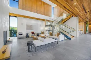 Oak Pass Manor - Image 5