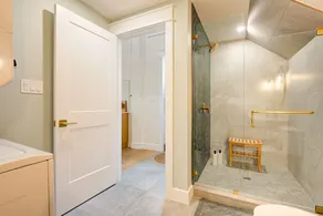 The Willow ⍋ | 1 Bed 1 Bath | 2nd Storey Suite - Image 4
