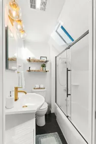 Bright & Cozy Entire Apartment - Your New England Hub - Image 2
