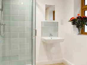 2 bedroom accommodation in Greenwell, near Brampton - Image 2