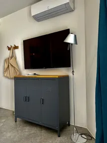Studio Deluxe - Image 2