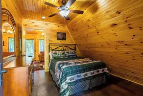 Cabin C Eagles Rest sleeps 6 - Image 4