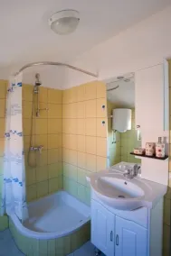 Three bedroom apartment with terrace Poljana, Ugljan (A-8523-a) - Image 3