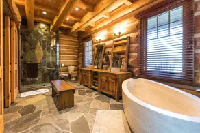 Spectacular Log and Timber Frame Retreat - Image 3