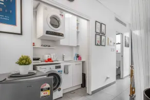 A Private Garage Suite in Forest Lodge - Image 4