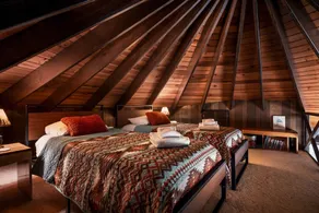 Quirky & Unique Treehouse with 360 views. Lake. Golf. Hiking. - Image 5