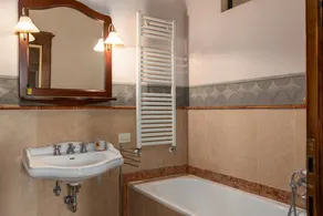Villa 'La Limonaia' with Shared Pool, Private Terrace & Wi-Fi - Image 3