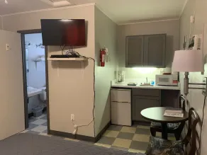 Fishing & golfing getaway-Cabin 14 - Image 3