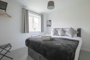 The Haven – Modern 4-Bed Home with Garden - Image 3
