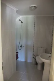 Ground Floor Apartment on a private complex with gardens and swimming pool - Image 3