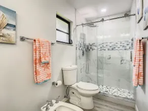 Beautiful Cozy 3-bedroom House - Image 4