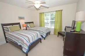 4 blocks to beach, near village, screen porch, quiet street, big fenced yard - Image 4
