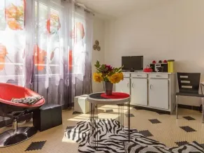 Cozy Countryside Cottage near Brière Park with Garden, WiFi, and Modern Amenities - Image 3