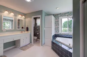 Premium 3BR 3BA with Hot Tub & Pool, near all of LaCrosse's Top Rated Activities - Image 4