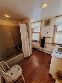 Charming 1700s Farm House on Beautiful 100 Acre Estate - Image 3