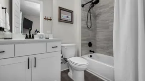 4BR Home With Deck & Grill Fun + Free Attraction Tickets! - Image 4