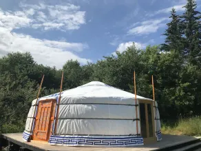 Secluded yurt down by the river - Image 4