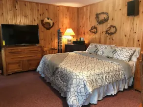 Exclusive Lakefront Relaxation - Image 5