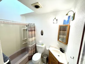 Elegant but practical retreat to maximize your enjoyment in beautiful HMB - Image 4