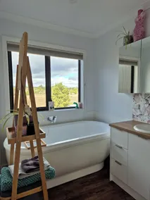 Casa Beaufort~eco home, massage, baths & bush views - Image 4