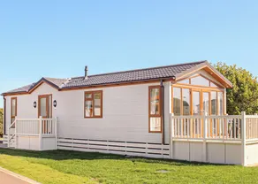 Platinum Cabin with Hot Tub - Image 4