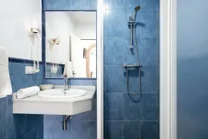 Sea View House in Bolonia - 2 min to Beach, Terrace & Wi-Fi - Image 2