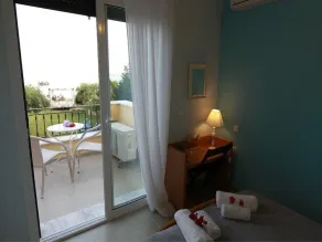 Oceanfront Private Villa in the heart of Corfu in Barbati - Image 4