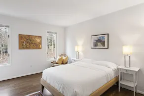 Moderne, renovierte Sommervermietung in East Hampton, nur wenige Minuten vom Strand entfernt - Image 5