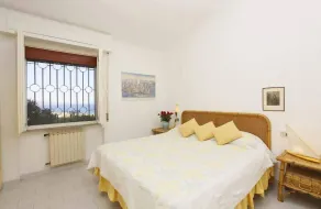 townhouse with wonderful views and private garden - Image 4