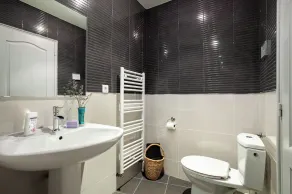 Privat solrig villa med opvarmet pool og adgang til floden. - Image 4