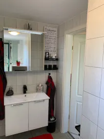 Alquiler de casa con 500 metros cuadrados de parcela vallada, zona tranquila, cerca del bosque directos - Image 3