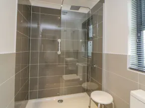 MEADOW LODGE, pet friendly, luxury holiday cottage in Lifton - Image 4