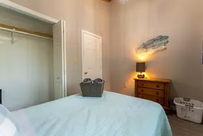 The Hideaway, lake views & access sleeps 8 Now featuring AC Wi-FI and TV - Image 3