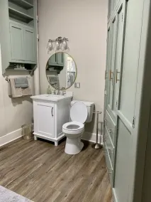 Newly Renovated and Ideally Located Near Campus and Downtown. High speed Wifi - Image 2