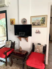 Picturesque island villa in Aegina - Image 3